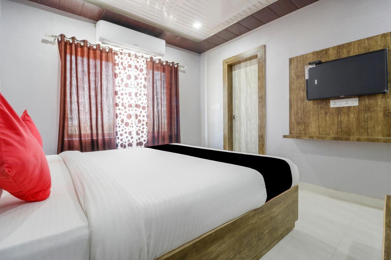 Capital O 63158 Hotel Om Sai Ram Chhatarpur Exterior foto